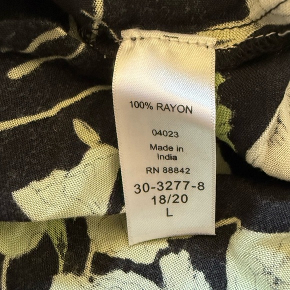 NWT Ellos Two Tier Tunic in Black with Green Print Size L (18-20) - Picture 12 of 13